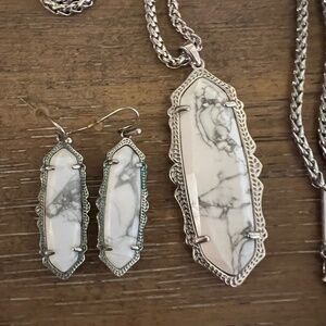 Kendra Scott necklace and earrings